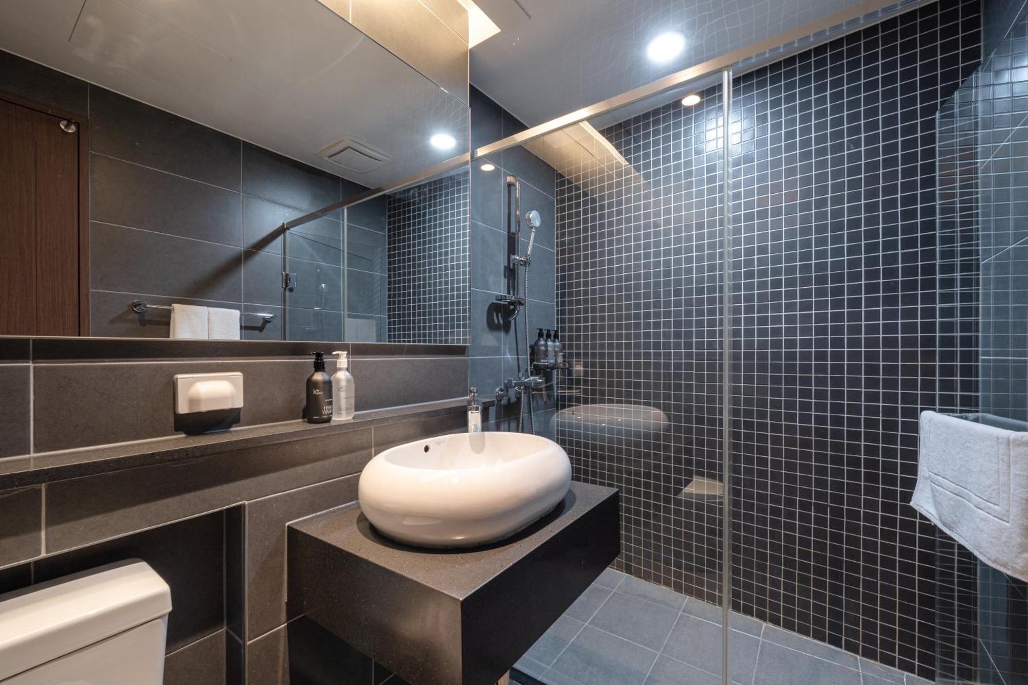 Urbanstay Haeundae Station Пусан Экстерьер фото