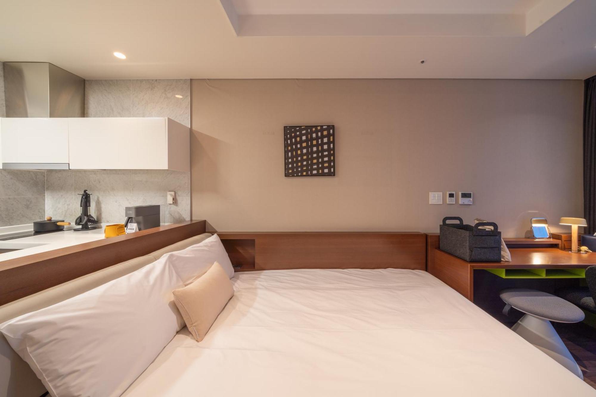 Urbanstay Haeundae Station Пусан Экстерьер фото